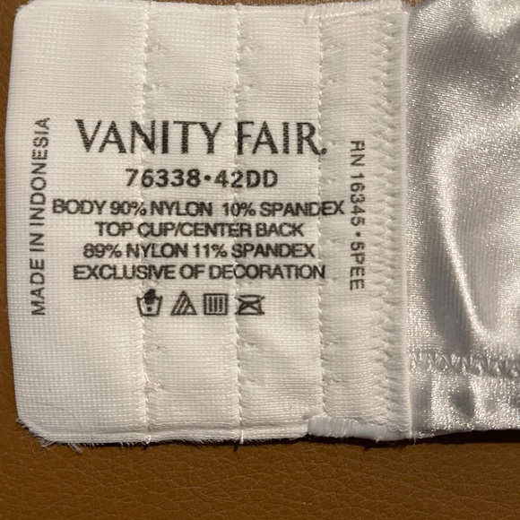 New with tags Vanity Fair 76338 lightly lined, white bra. 42DD - Picture 3 of 3